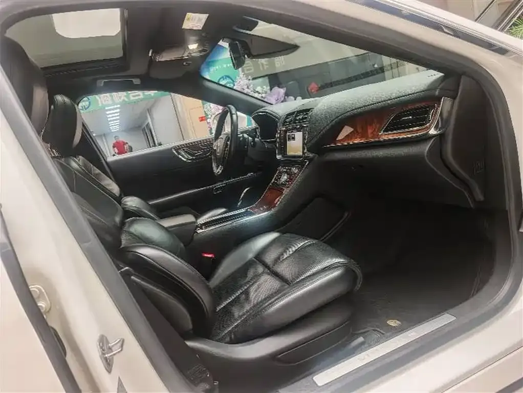 Lincoln Continental 2021 из CN, фото 4