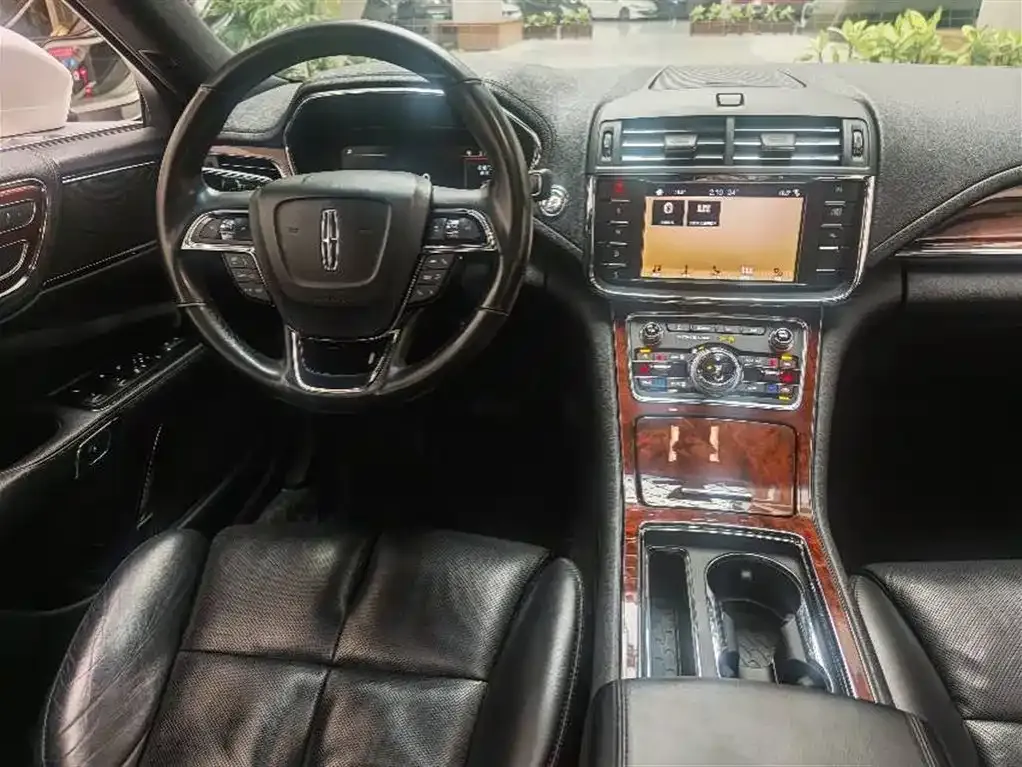 Lincoln Continental 2021 из CN, фото 3