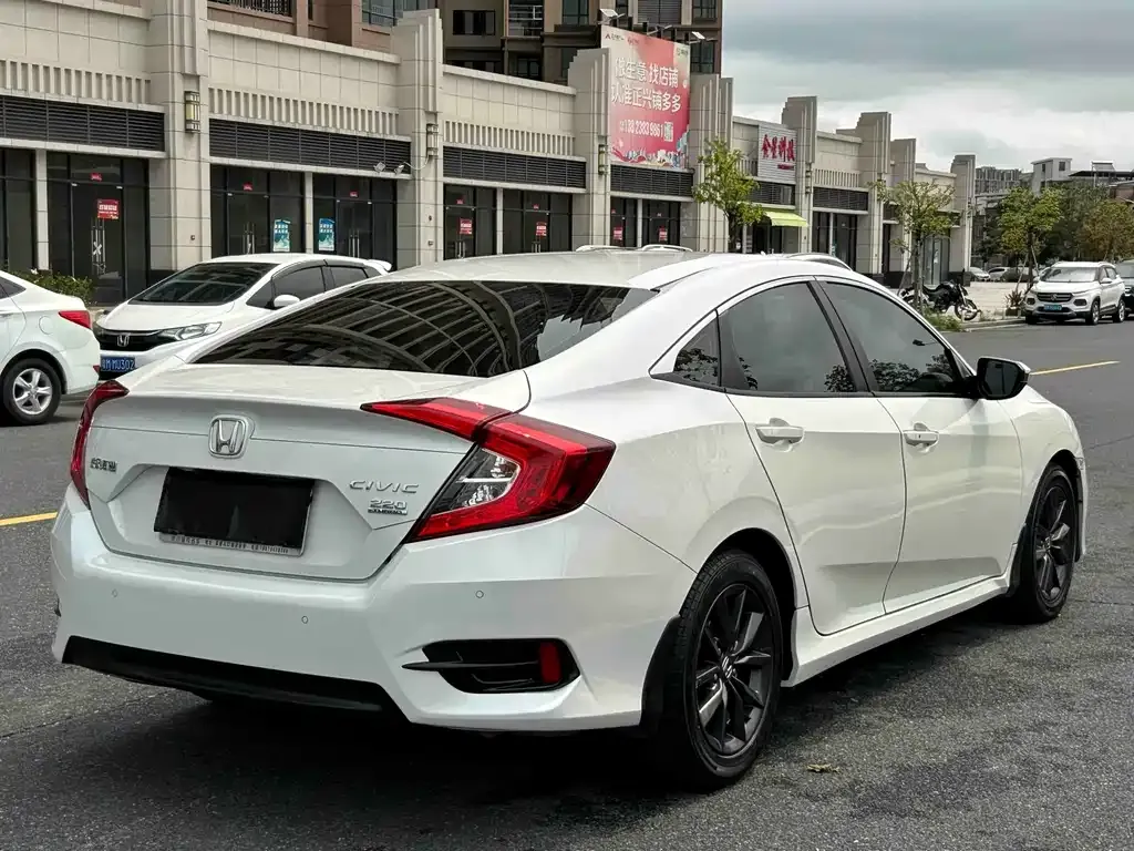 Honda Civic — фото 3
