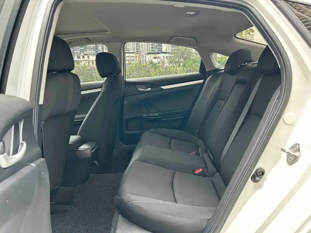 Honda Civic — фото 7