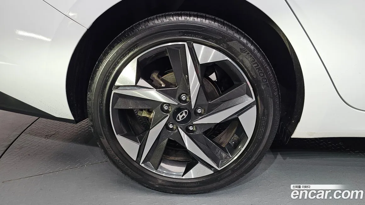 Hyundai AVANTE — фото 9