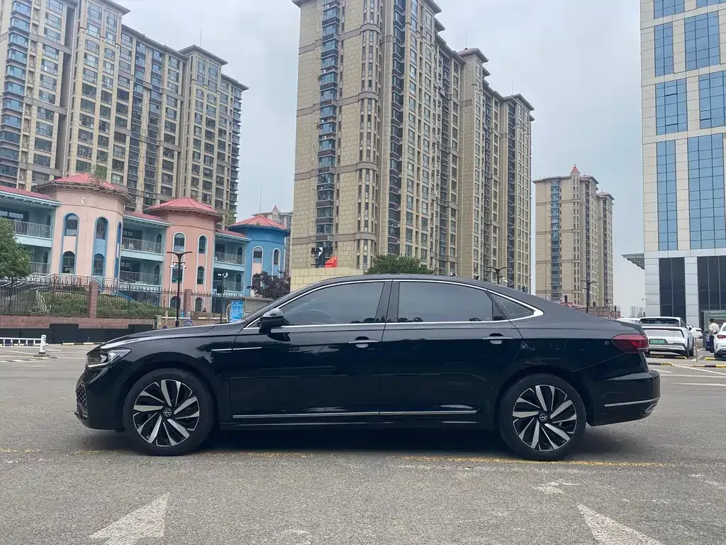 Volkswagen Passat — фото 8