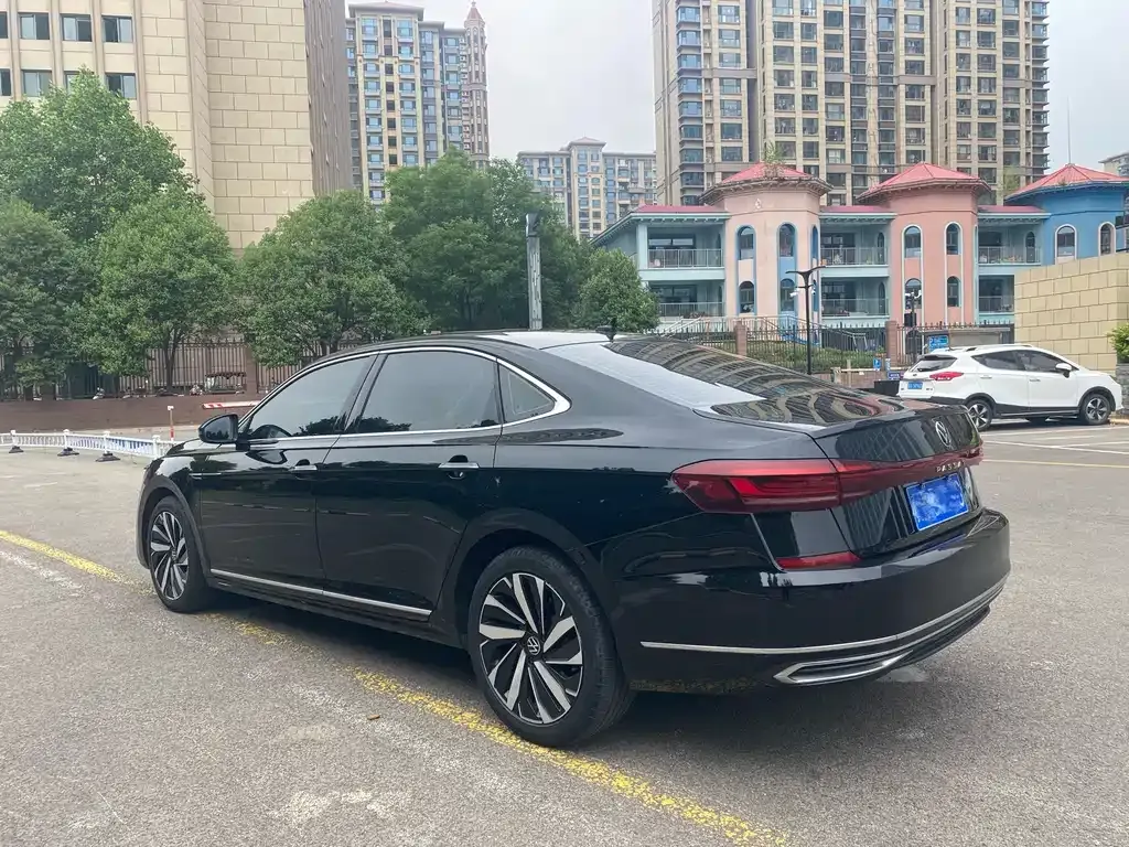 Volkswagen Passat — фото 10