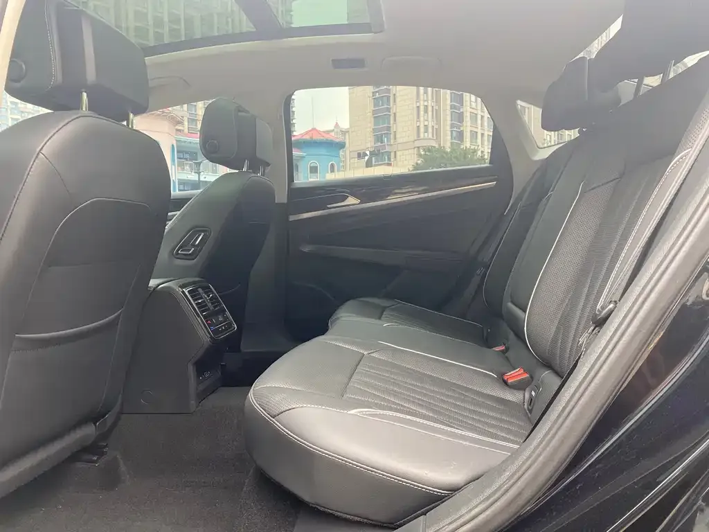 Volkswagen Passat — фото 4