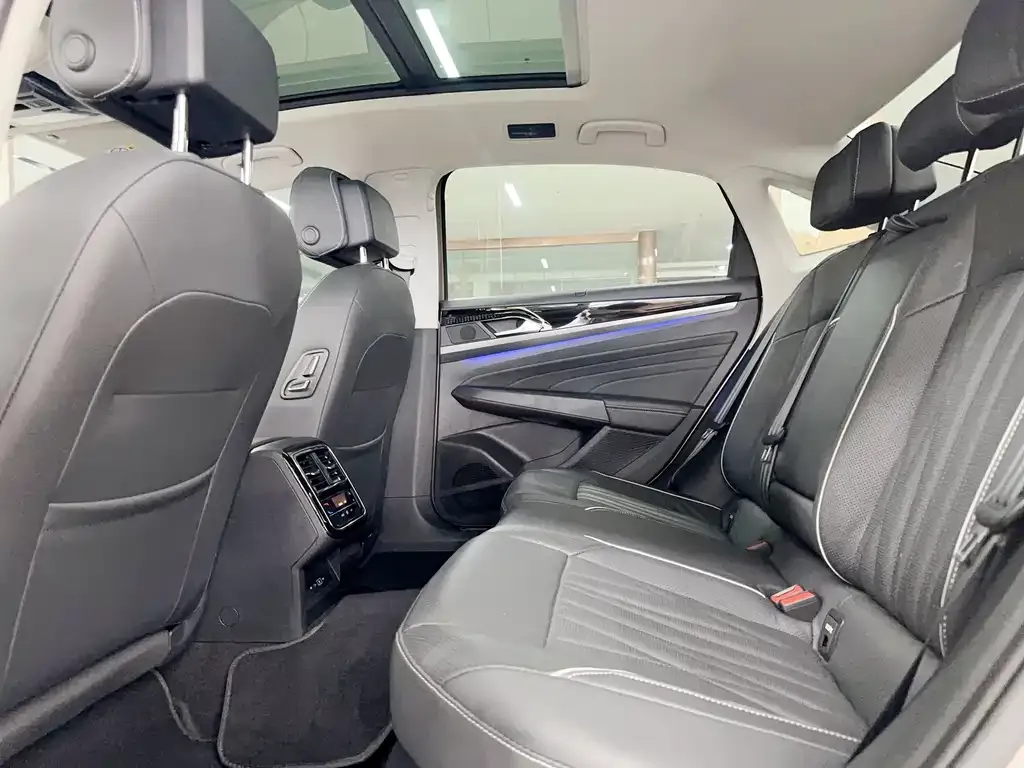 Volkswagen Passat — фото 9