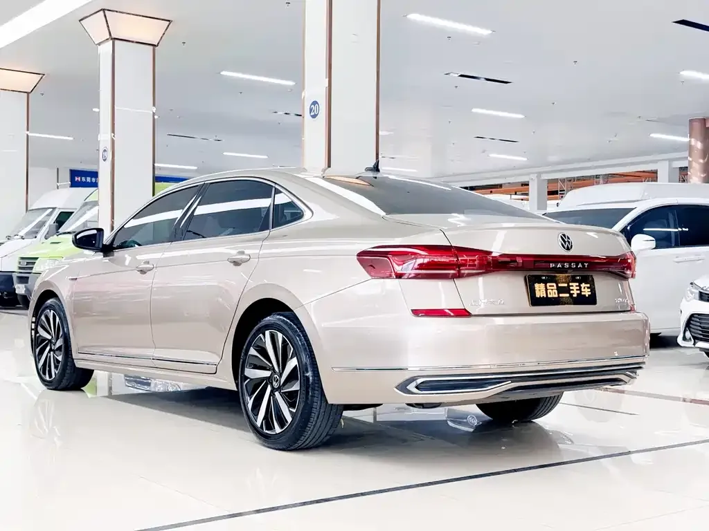 Volkswagen Passat — фото 3