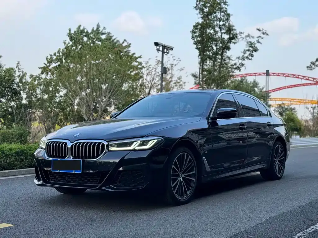 BMW 5 Series — фото 1