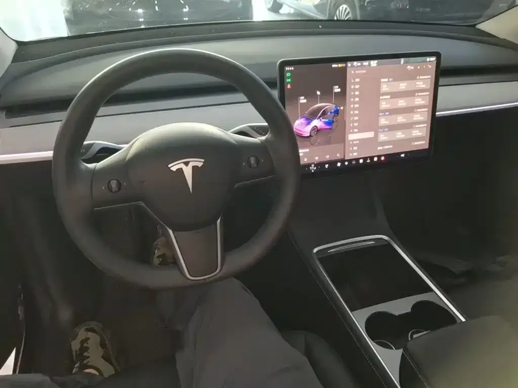 Tesla Model Y — фото 4