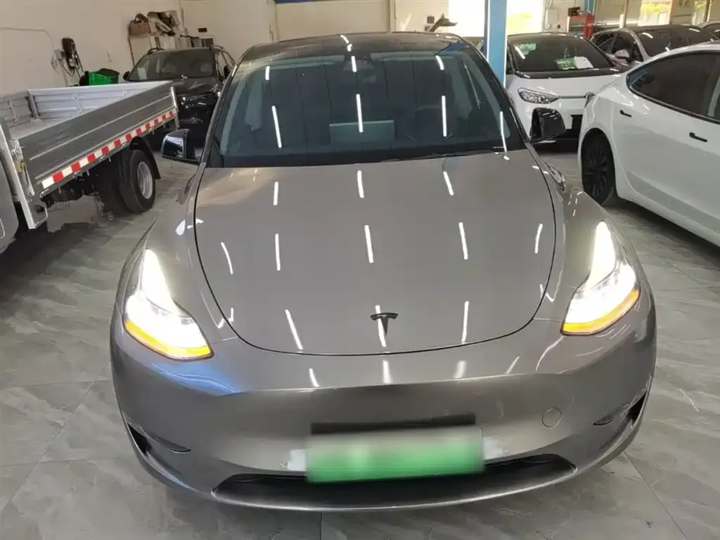 Tesla Model Y — фото 5