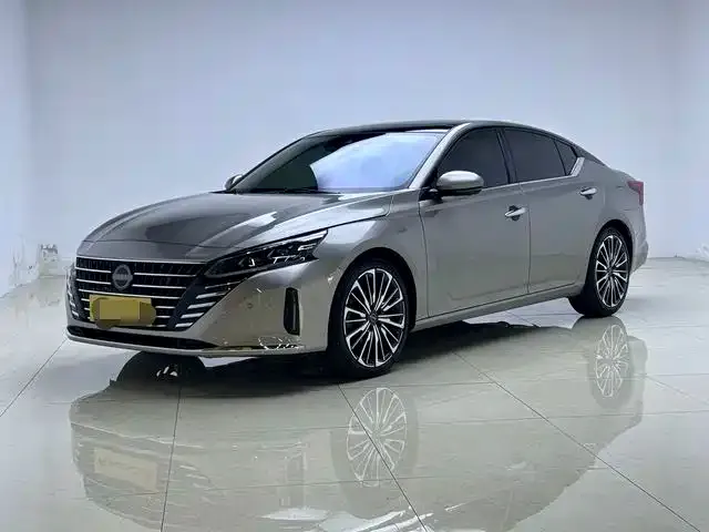 Nissan Teana — фото 1