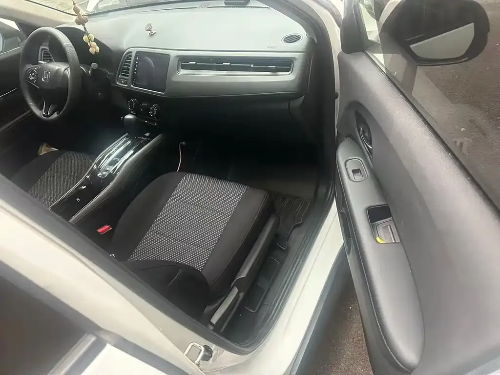 Honda Vezel 2021 из CN, фото 3