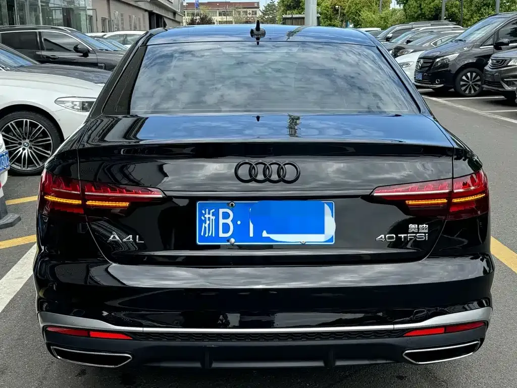 Audi A4L — фото 5