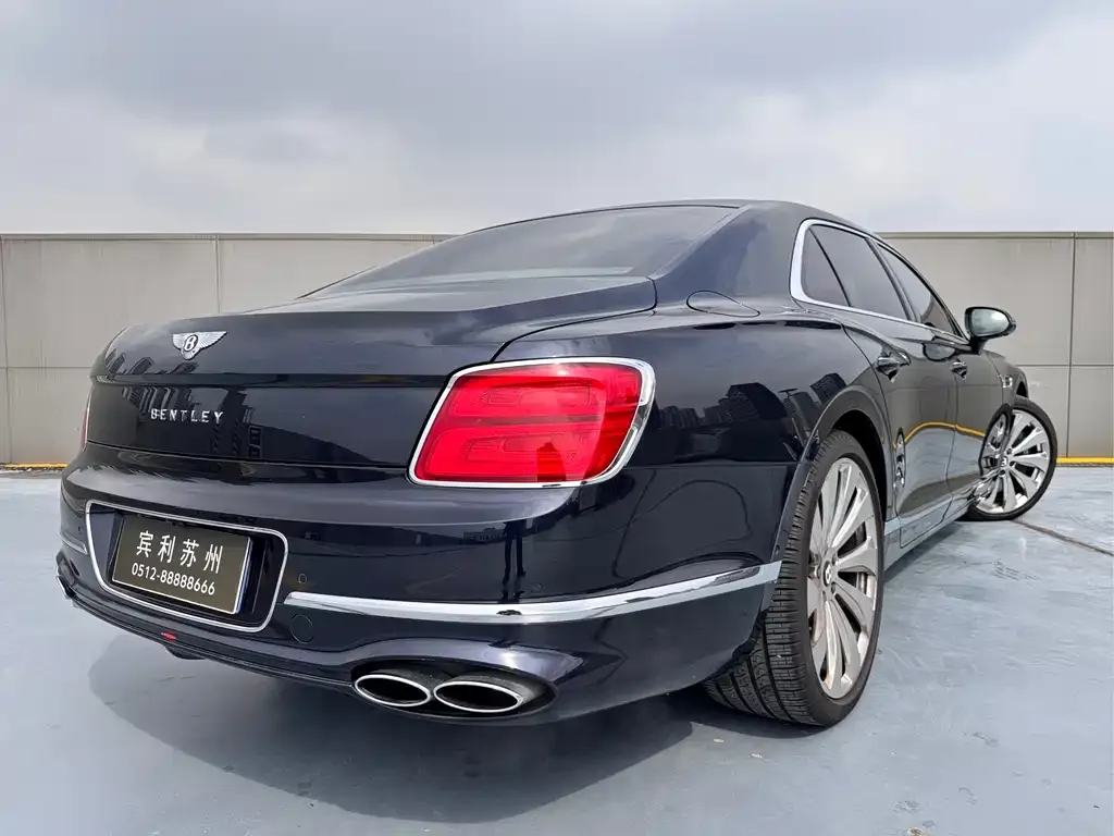Bentley Flying Spur — фото 3