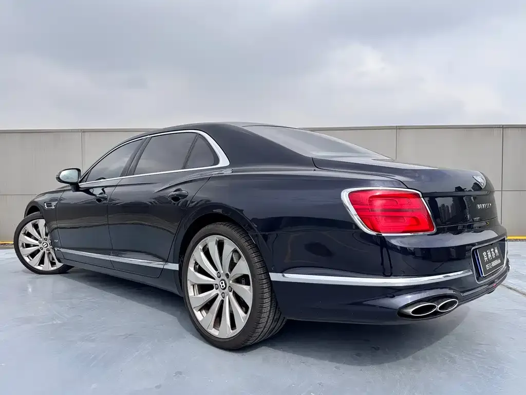 Bentley Flying Spur — фото 6