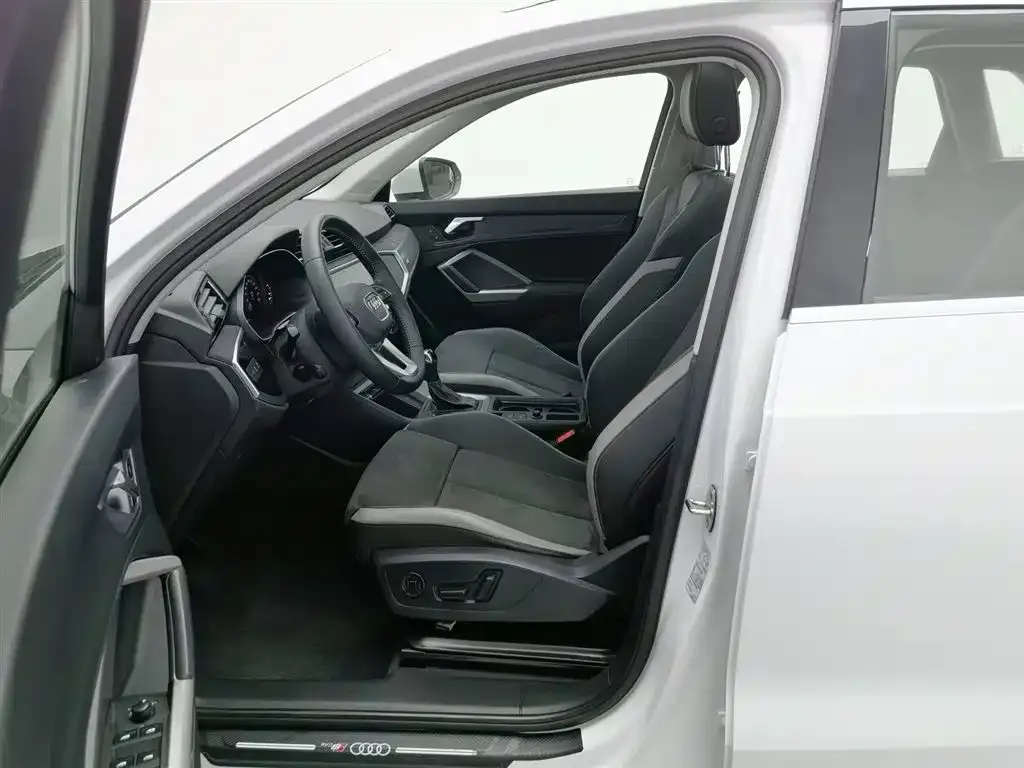 Audi Q3 2021 из CN, фото 10