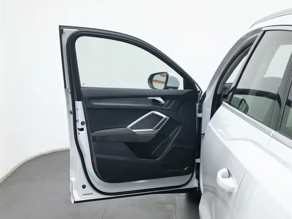 Audi Q3 2021 из CN, фото 8