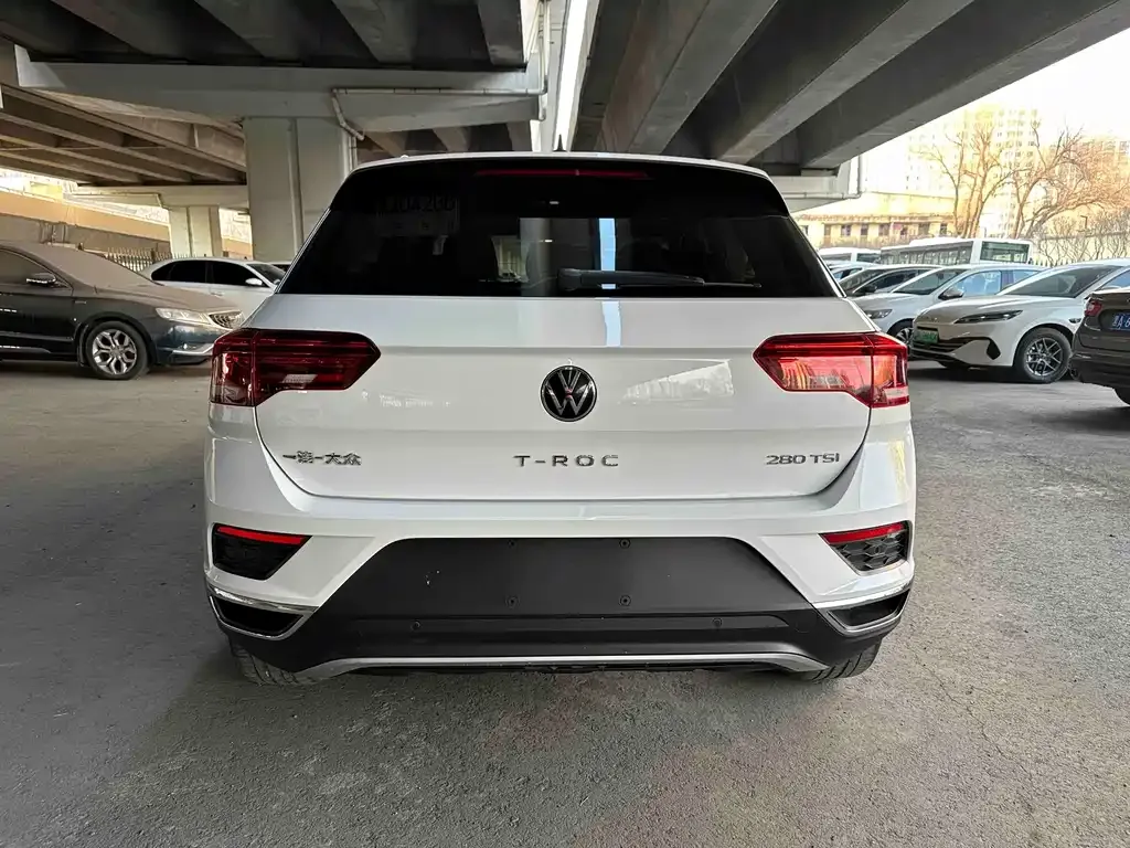Volkswagen T-Roc — фото 5