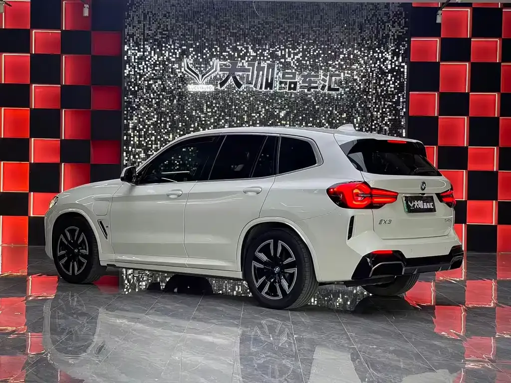 BMW iX3 — фото 2