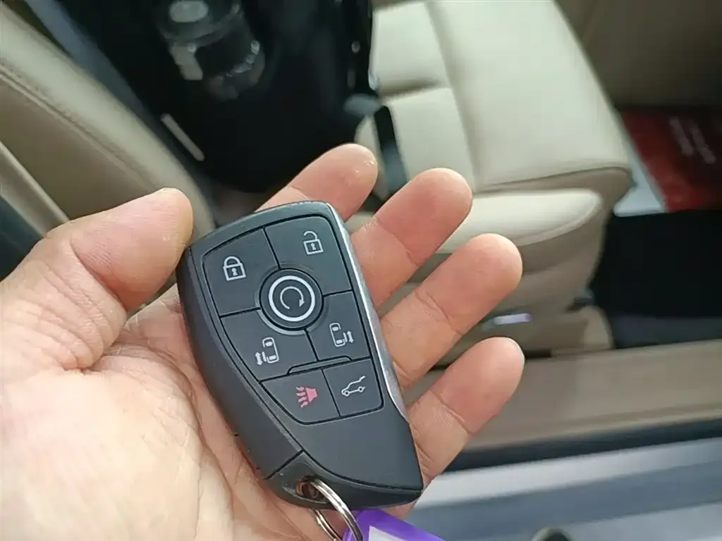 Buick GL8 Hybrid — фото 2