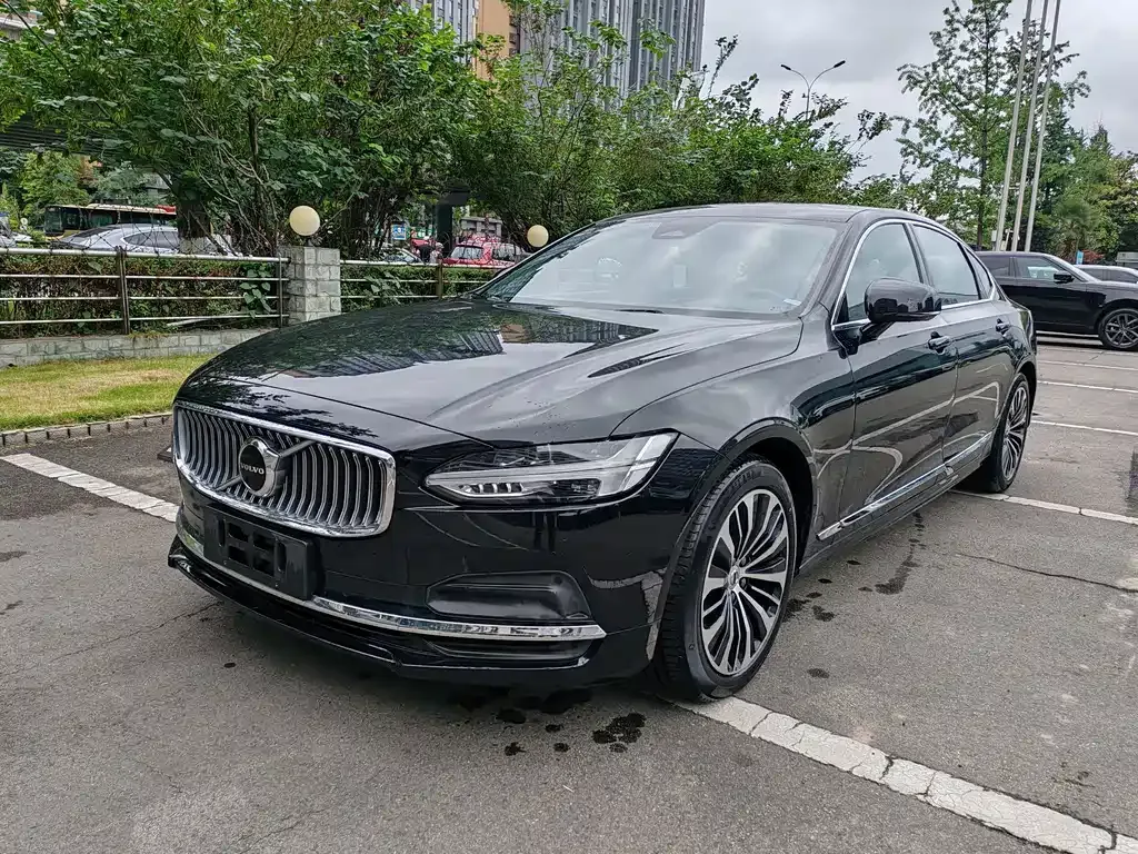 Volvo S90 — фото 1