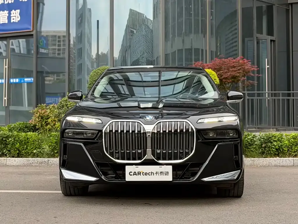 BMW 7 Series — фото 5