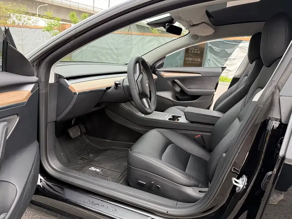 Tesla Model 3 — фото 3