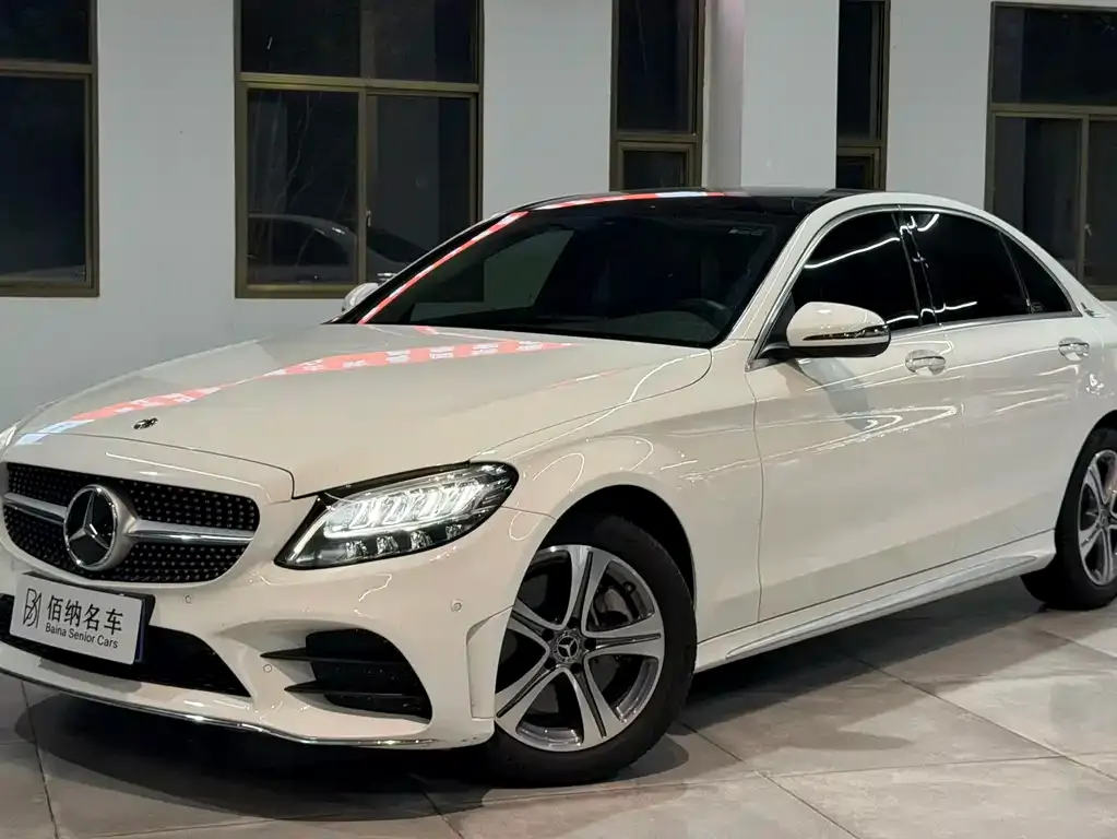 Mercedes-Benz C-Class — фото 1