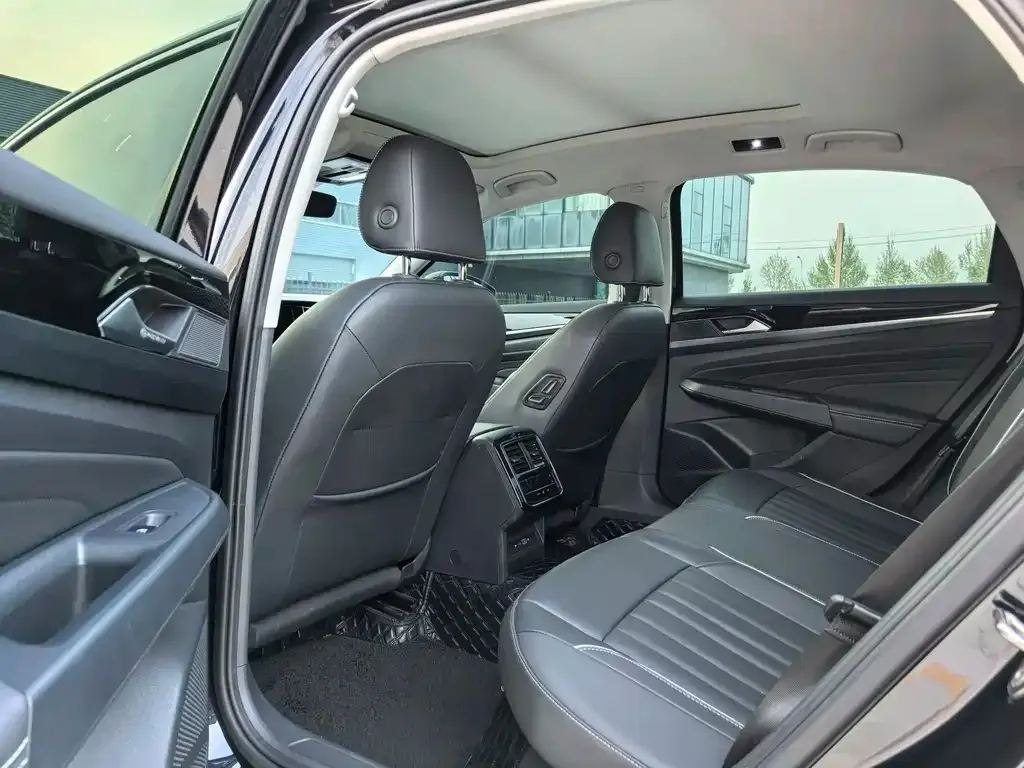 Volkswagen Passat — фото 7