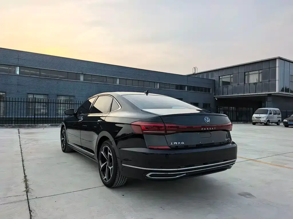 Volkswagen Passat — фото 8