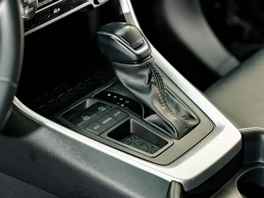 Toyota Wildlander 2024 из CN, фото 2