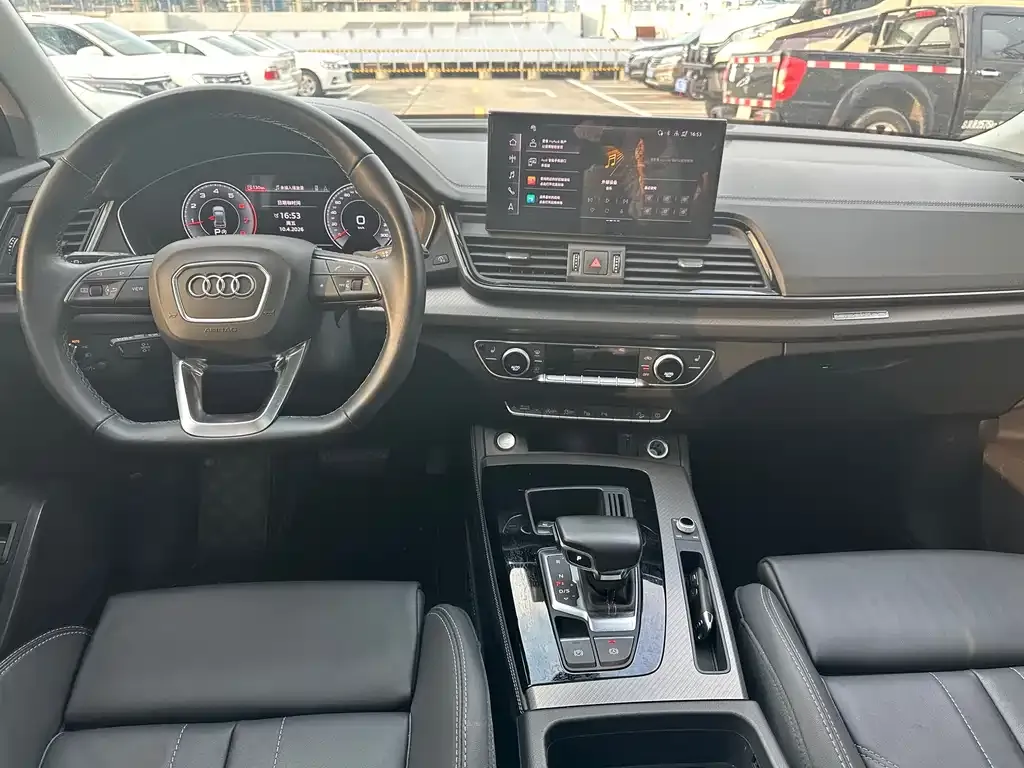 Audi Q5L — фото 5