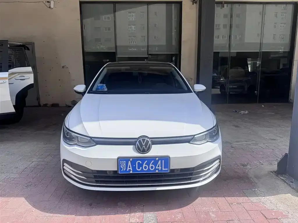 Volkswagen Golf — фото 1