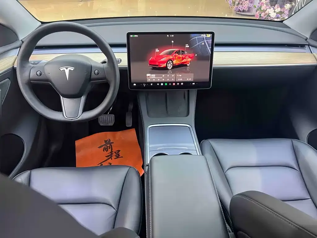 Tesla Model Y — фото 3