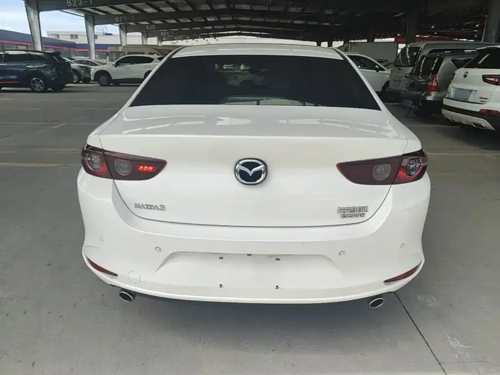 Mazda 3 Axela — фото 4