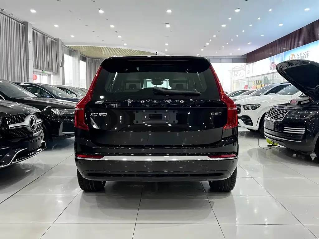 Volvo XC90 — фото 9