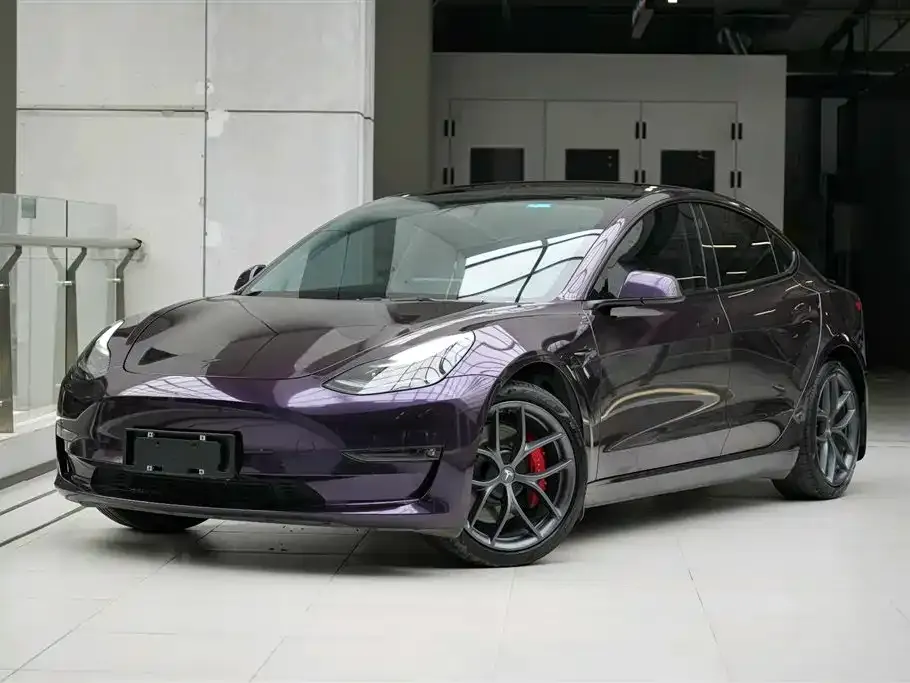Tesla Model 3 — фото 1