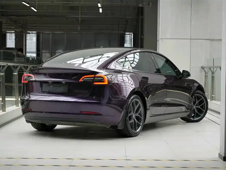 Tesla Model 3 — фото 8