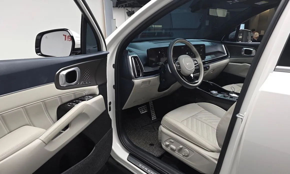 Kia Sorento — фото 3