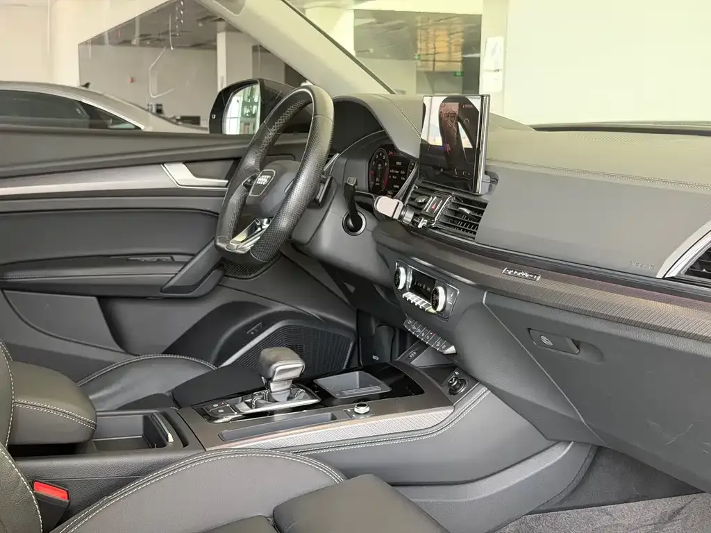 Audi Q5L 2022 из CN, фото 7
