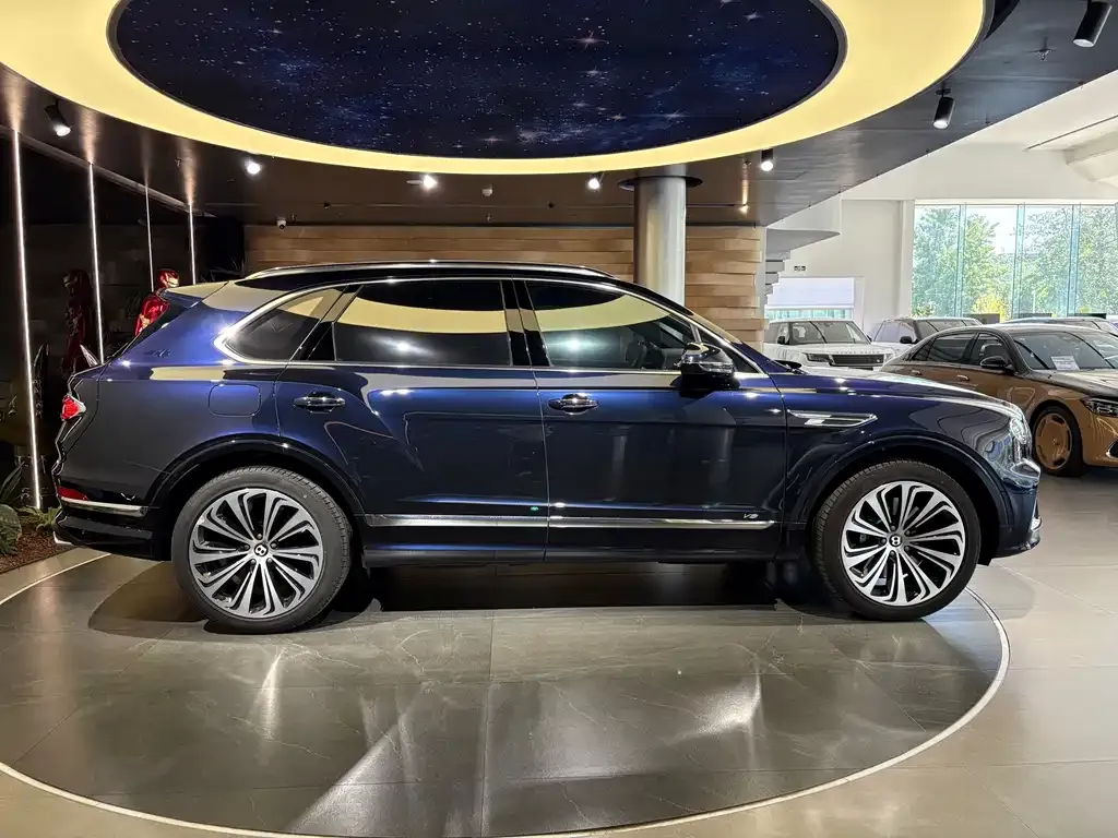 Bentley Bentayga — фото 10