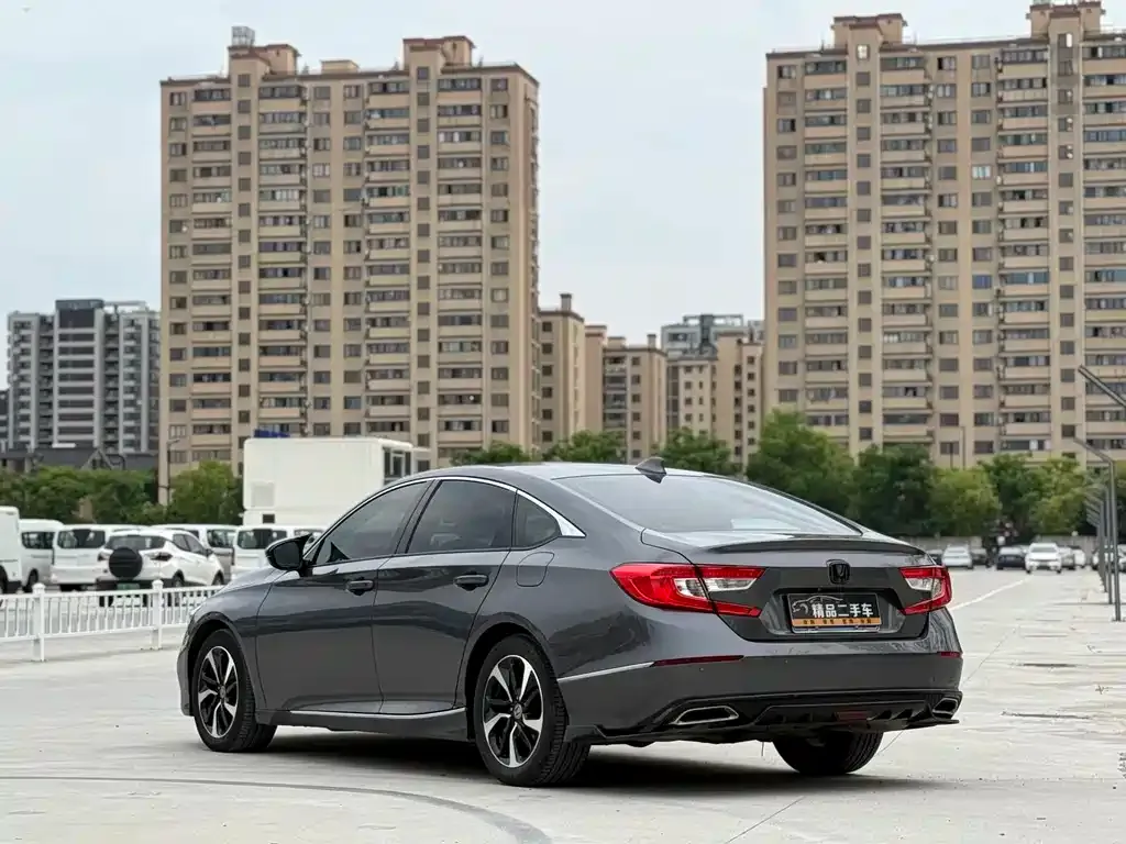 Honda Accord — фото 7