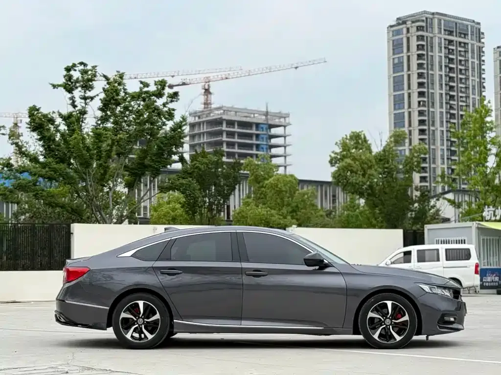 Honda Accord — фото 9