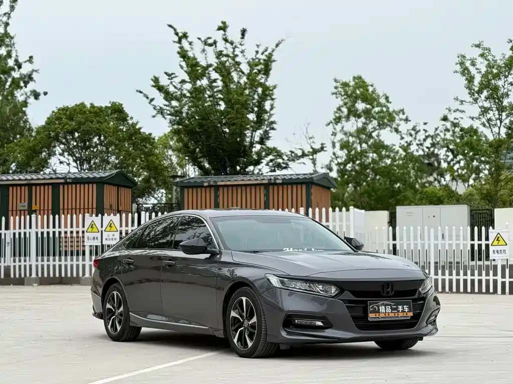 Honda Accord — фото 8