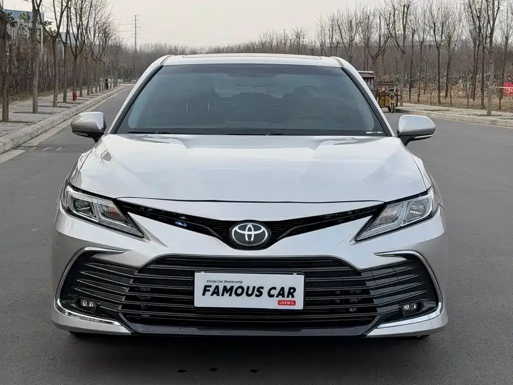 Toyota Camry — фото 6