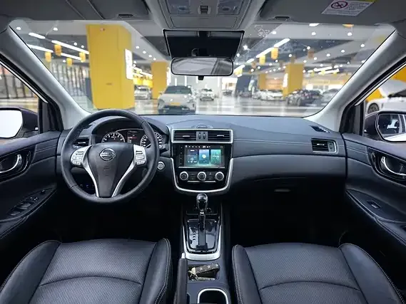 Nissan Tiida 2024 из CN, фото 3