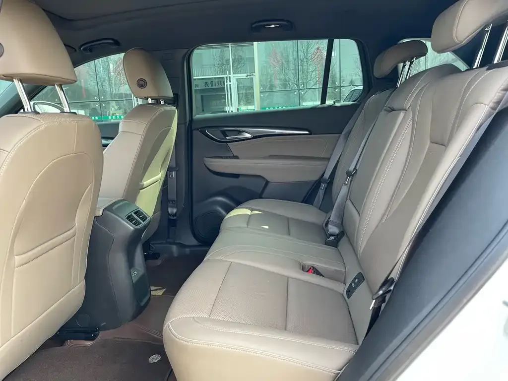 Buick Envision Plus — фото 9