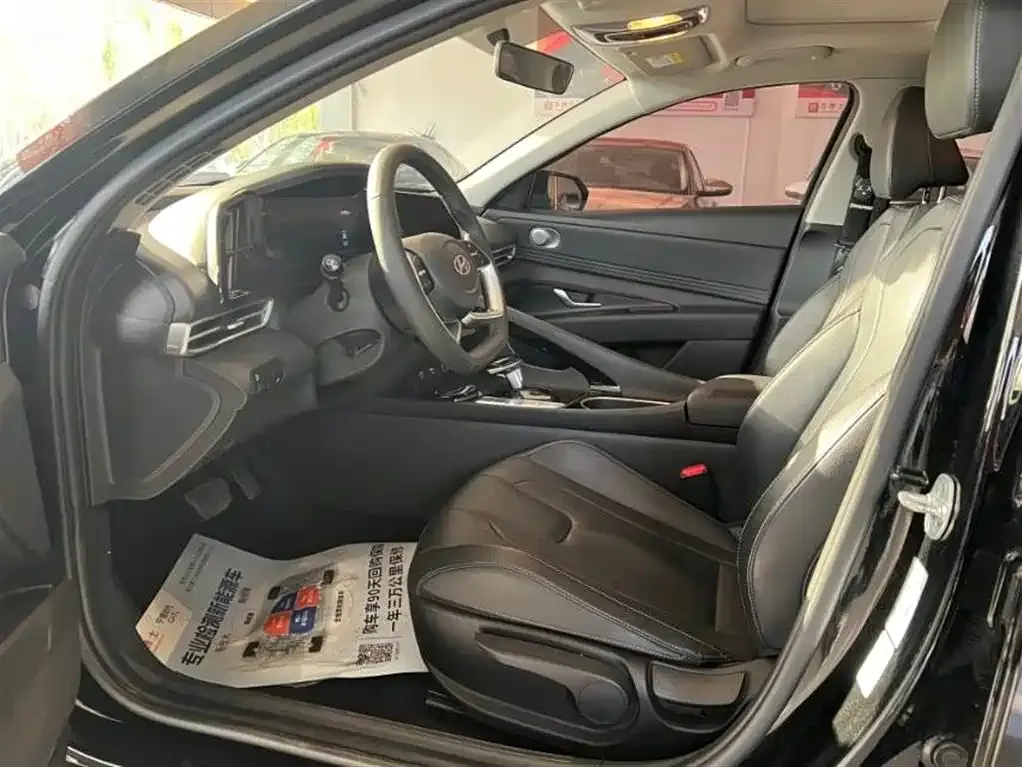 Hyundai Elantra — фото 4