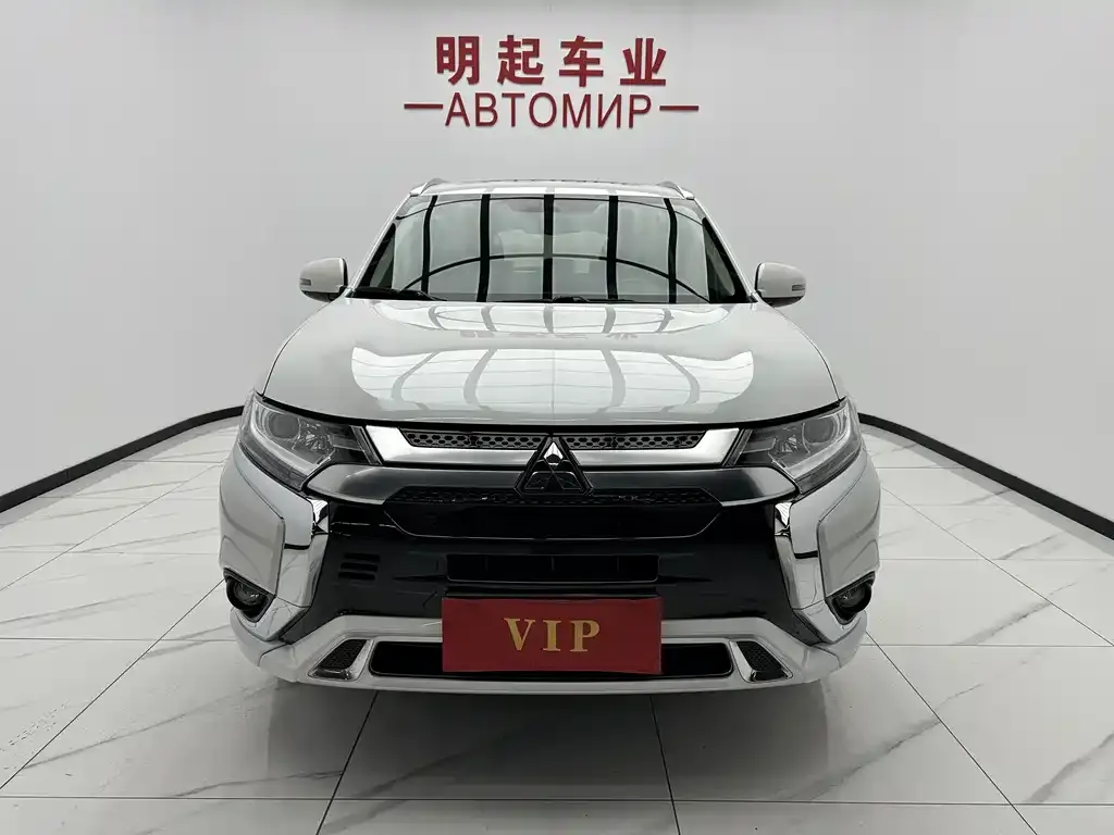Mitsubishi Outlander — фото 6