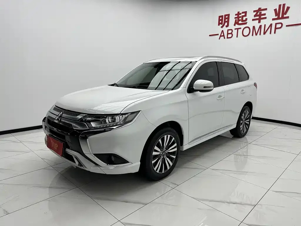 Mitsubishi Outlander — фото 4