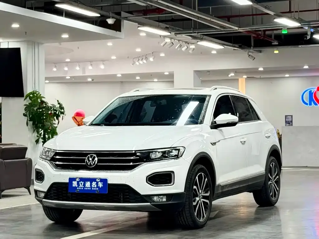 Volkswagen T-Roc — фото 1
